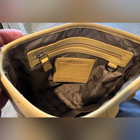 Vintage Coach Yellow Leather Legacy Flex Studio Shoulder Bag #9335 EUC - Picture 9 of 16